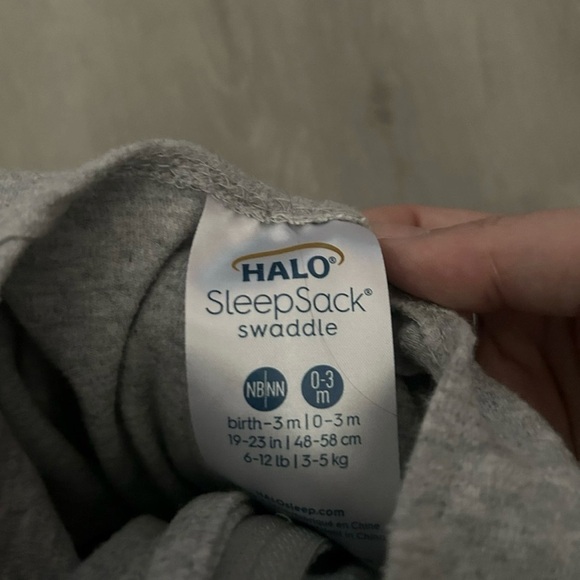 Halo Grey Swaddle Sleepsack Size Newborn 0-3 Months - Picture 2 of 3